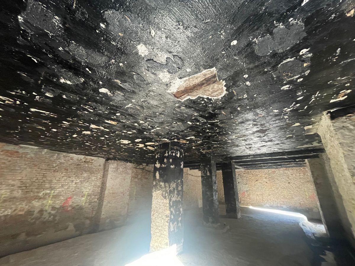 Entfernung alter Deckenschichten